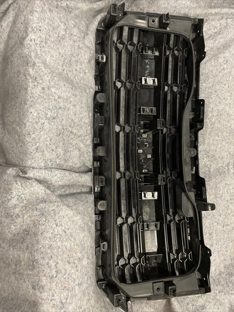 2016-2018 Chevy Silverado 1500 Grill Grille Assemble Chrome 23380362 New OEM – photo 2