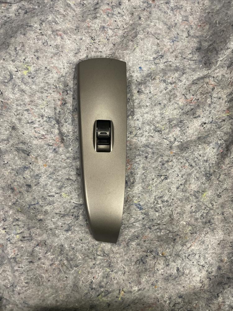 2010 Toyota Prius Right Window Switch OEM 7427247050 – photo 1