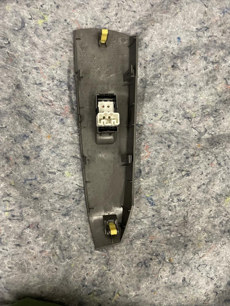 2010 Toyota Prius Right Window Switch OEM 7427247050 – photo 2