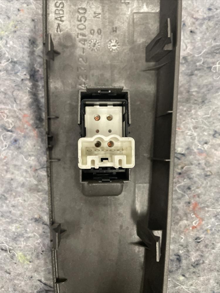 2010 Toyota Prius Right Window Switch OEM 7427247050 – photo 4
