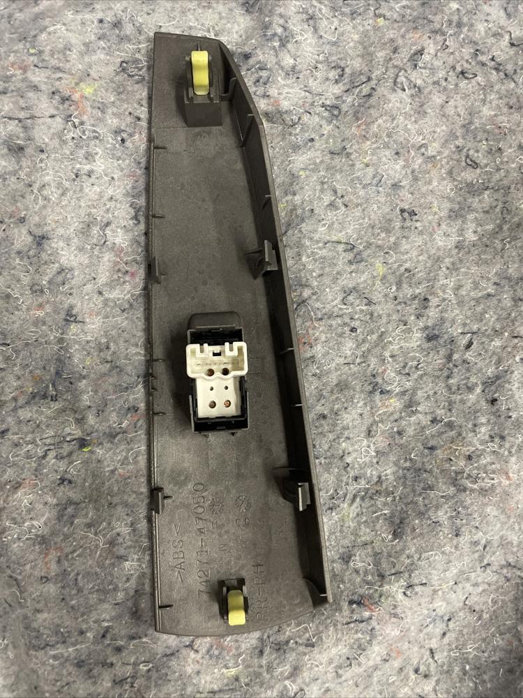 2004 Toyota Prius Right Window Switch OEM 7427147050 – photo 2