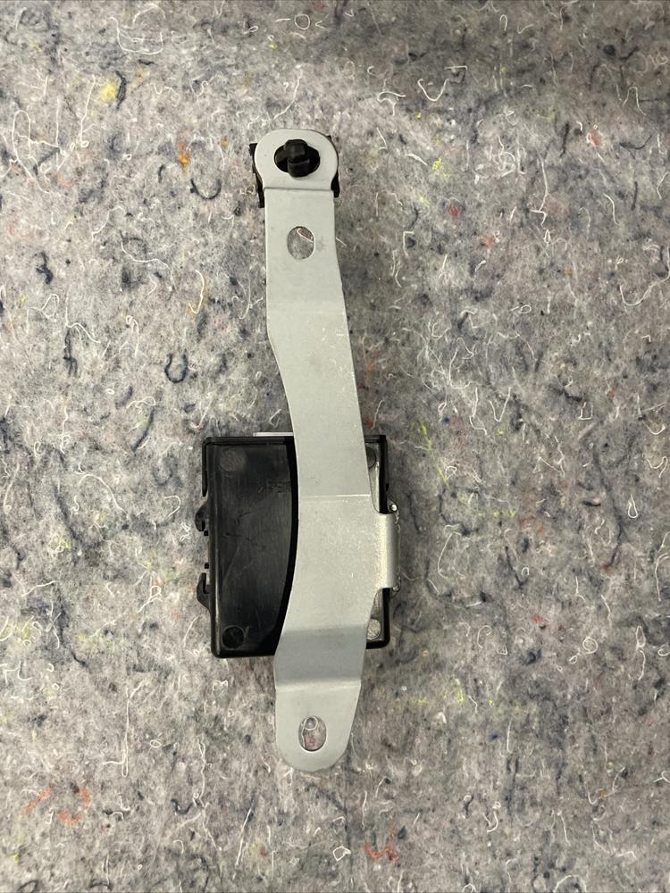 2004-2009 Toyota Prius Electrical Key Oscillator Unit 89991-47030 – photo 4