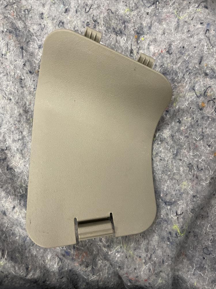 64746-47010 2004 05 06 07 08 2009 Toyota Prius Taillight Access Panel Trim LH – photo 1