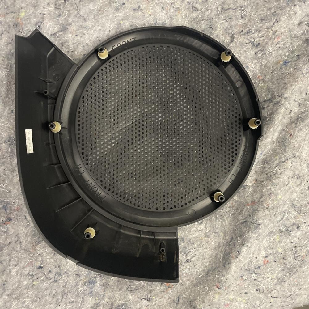 07-17 Jeep Patriot Rear Left Driver Side Door Panel Speaker Cover OEM 186006992 – photo 2