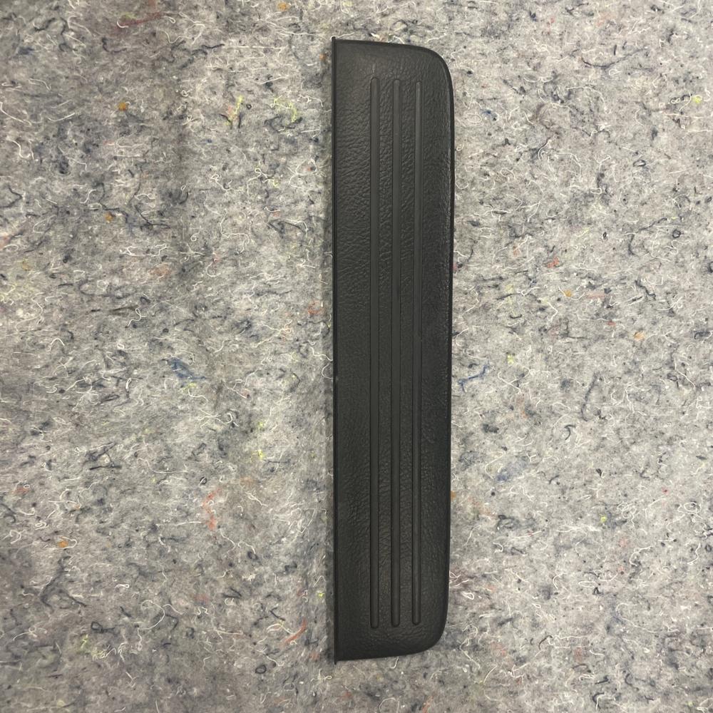 2004-2009 Toyota Prius Plate Rear Door Scuff Right Pass Side 67915 63010~ B108 – photo 1