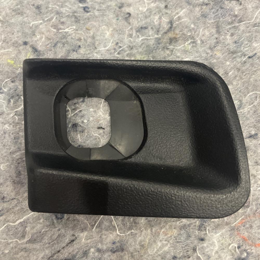 04-09 Toyota Prius Steering Wheel Cruise Control Switch Cover Trim RH OEM 789467 – photo 1