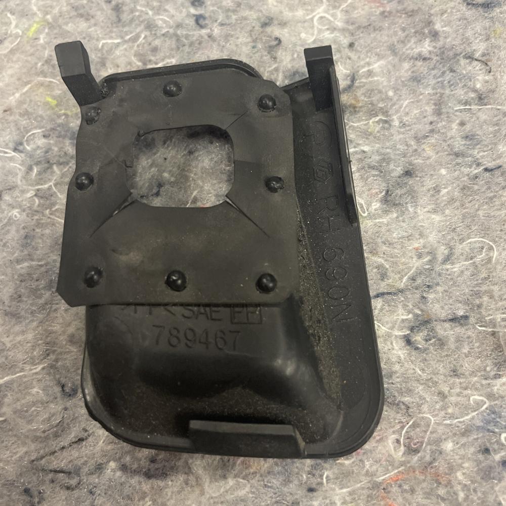 04-09 Toyota Prius Steering Wheel Cruise Control Switch Cover Trim RH OEM 789467 – photo 4