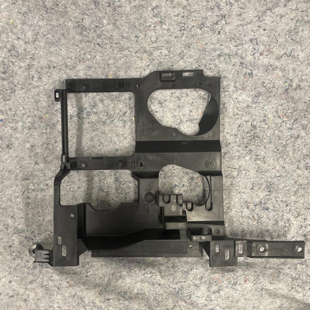 Gm Silverado Sierra Avalanche Escalade Headlight Support Bracket Left 15798919 – photo 2