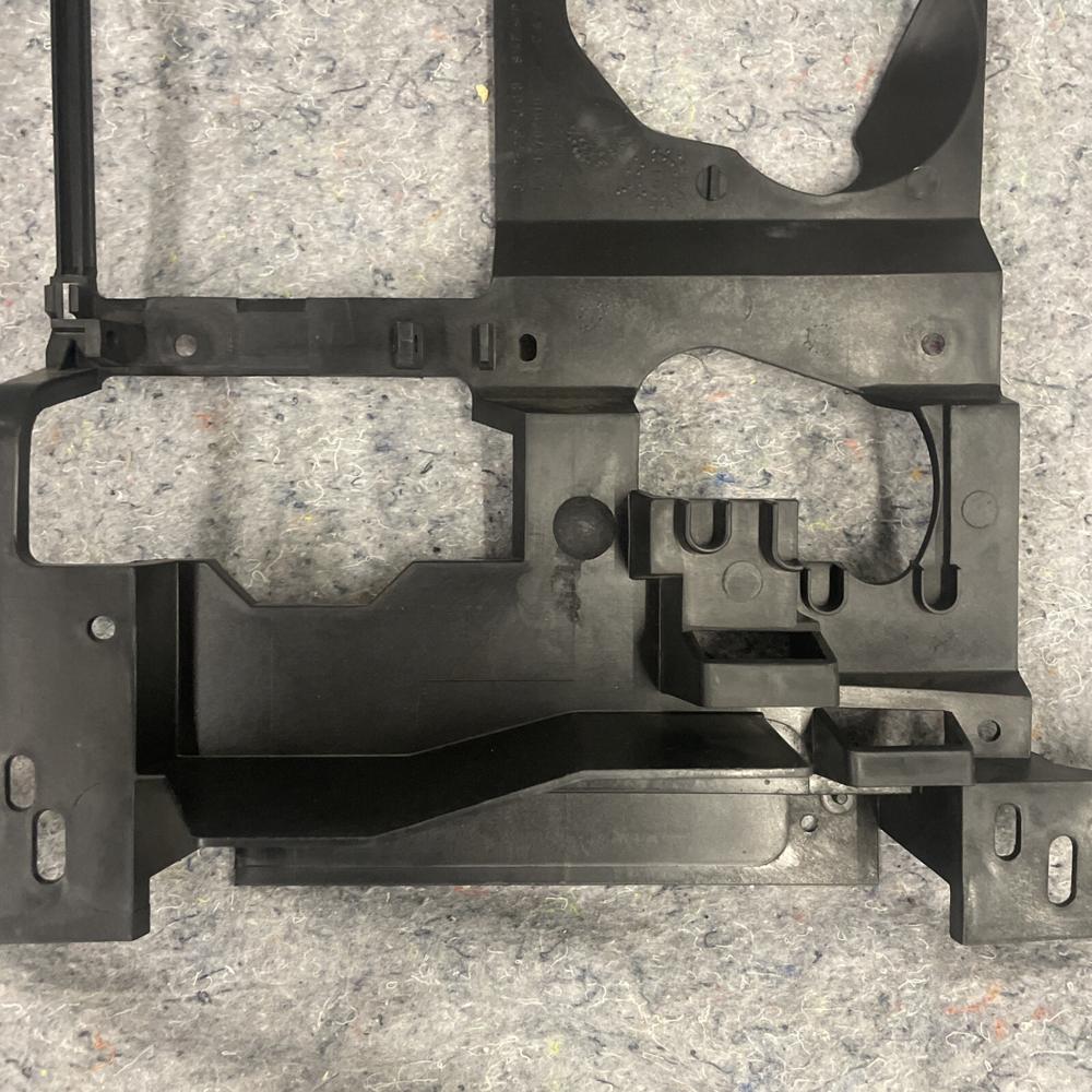 Gm Silverado Sierra Avalanche Escalade Headlight Support Bracket Left 15798919 – photo 4