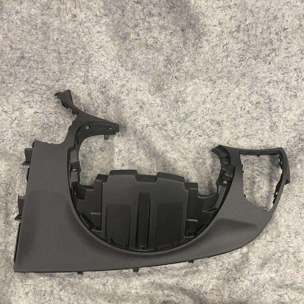 Kia Sorento 2011-2013 Driver Dash Upper Pad Trim OEM 84726-2P015 – photo 1