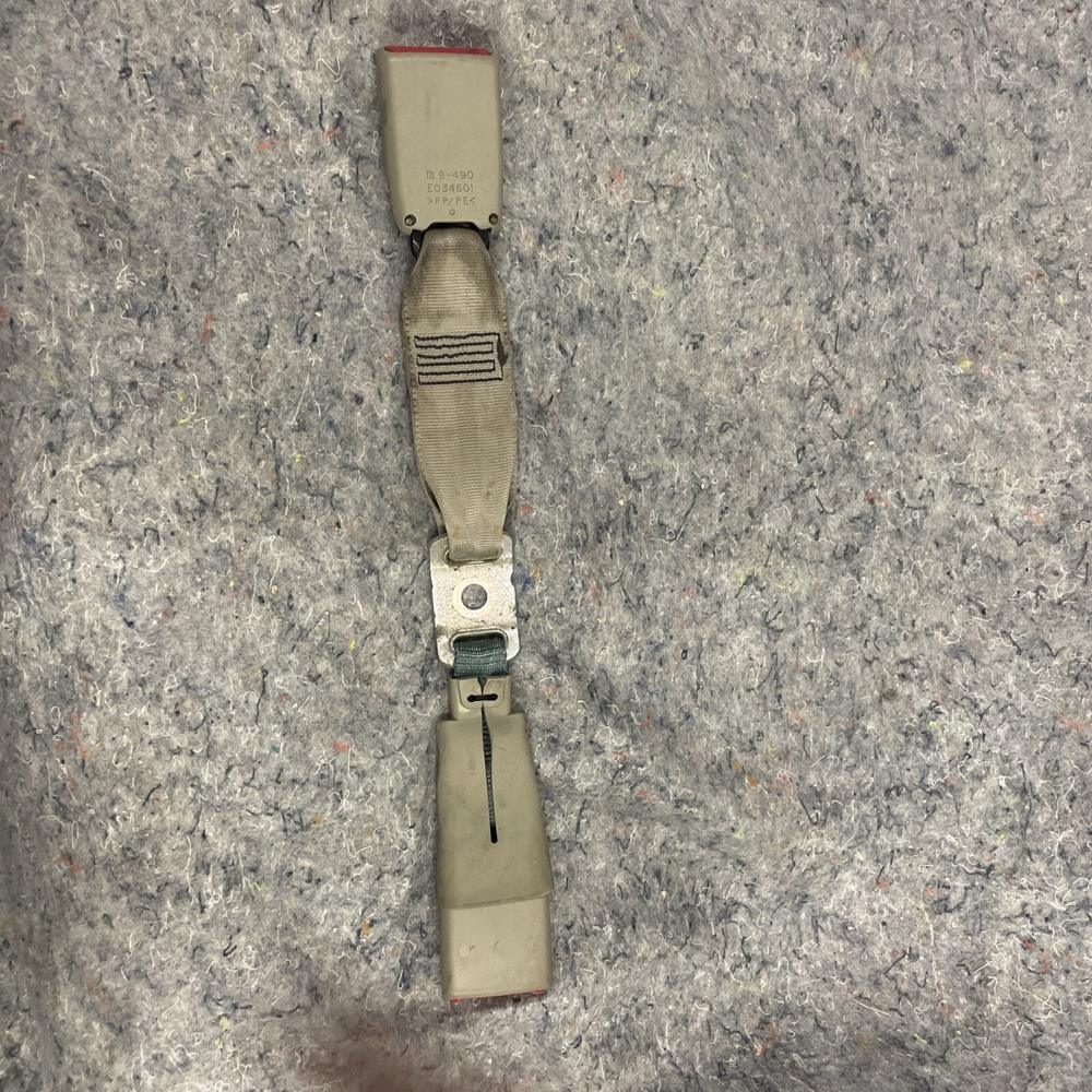 L/r Left Rear Dual Seat Belt Buckle /tan 04-05 Prius S-4P E034601 – photo 1