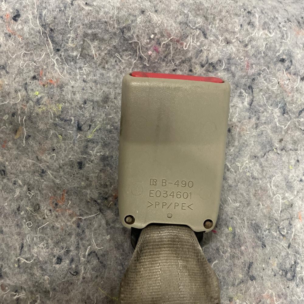 L/r Left Rear Dual Seat Belt Buckle /tan 04-05 Prius S-4P E034601 – photo 4