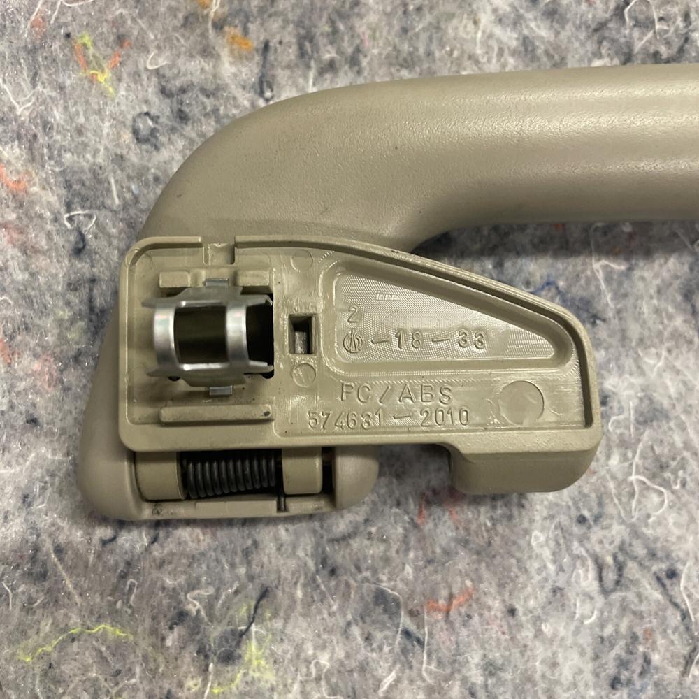 2010-2015 Toyota Prius Rear Grab Handle OEM 574681 - 2010 – photo 3