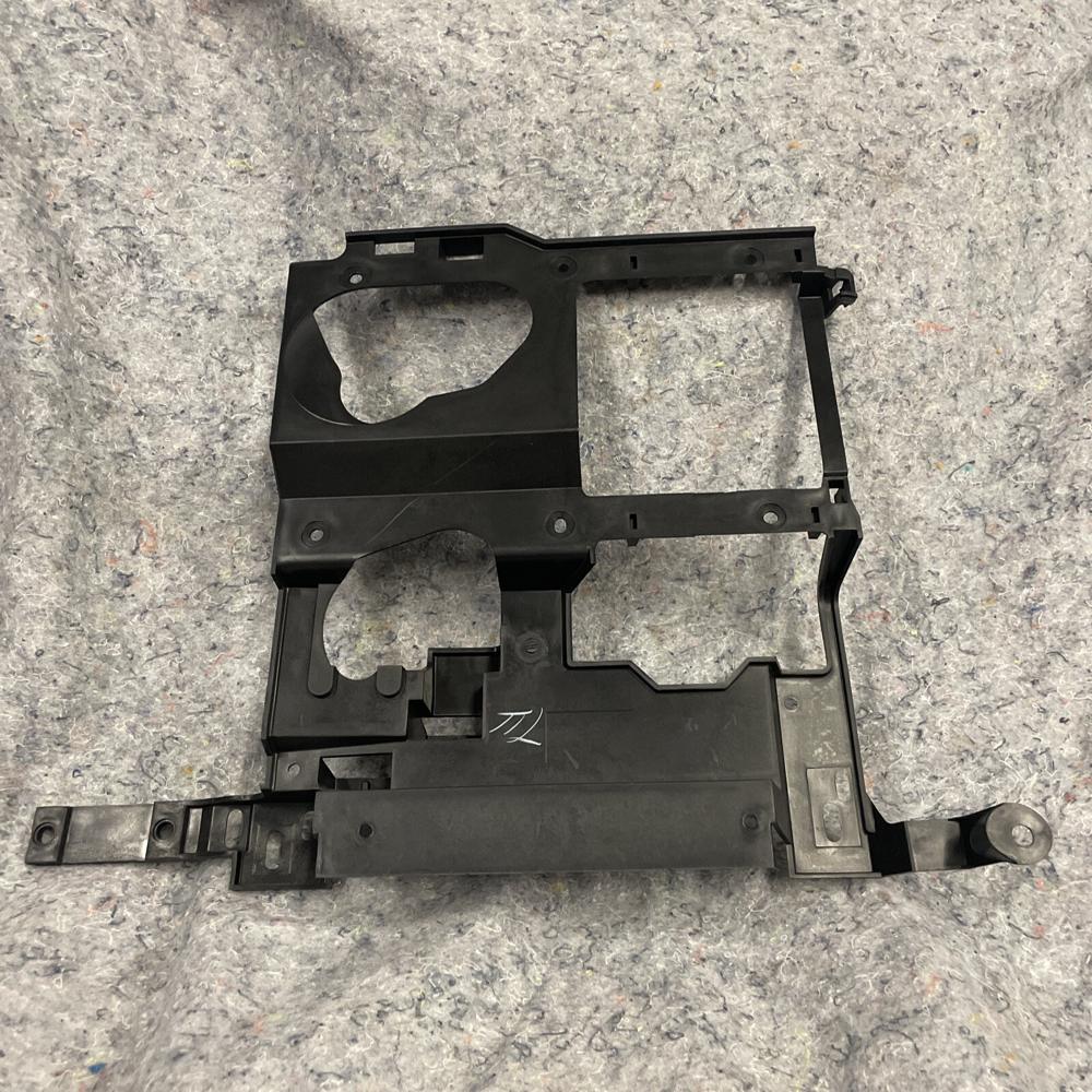 OEM Genuine Gm Headlight Support Bracket 2005 2006 Chevy Suburban 156265725716 – photo 1
