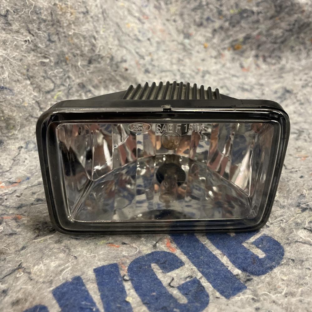 Ford F150 2015-2020 Front RH Right Passenger Fog Light OEM L34-15201-4 – photo 1