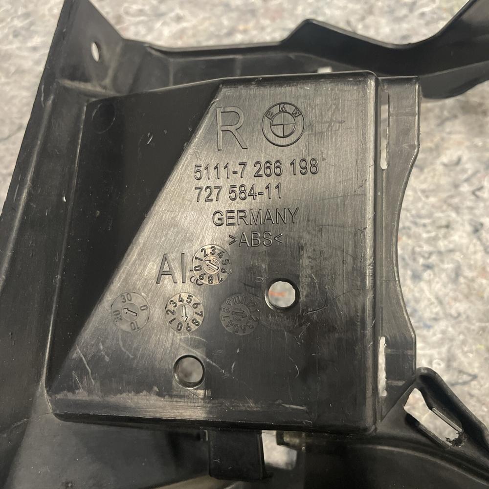 BMW 3 F30 F31 Front Right Fog Light Bracket 72758411 OEM – photo 3