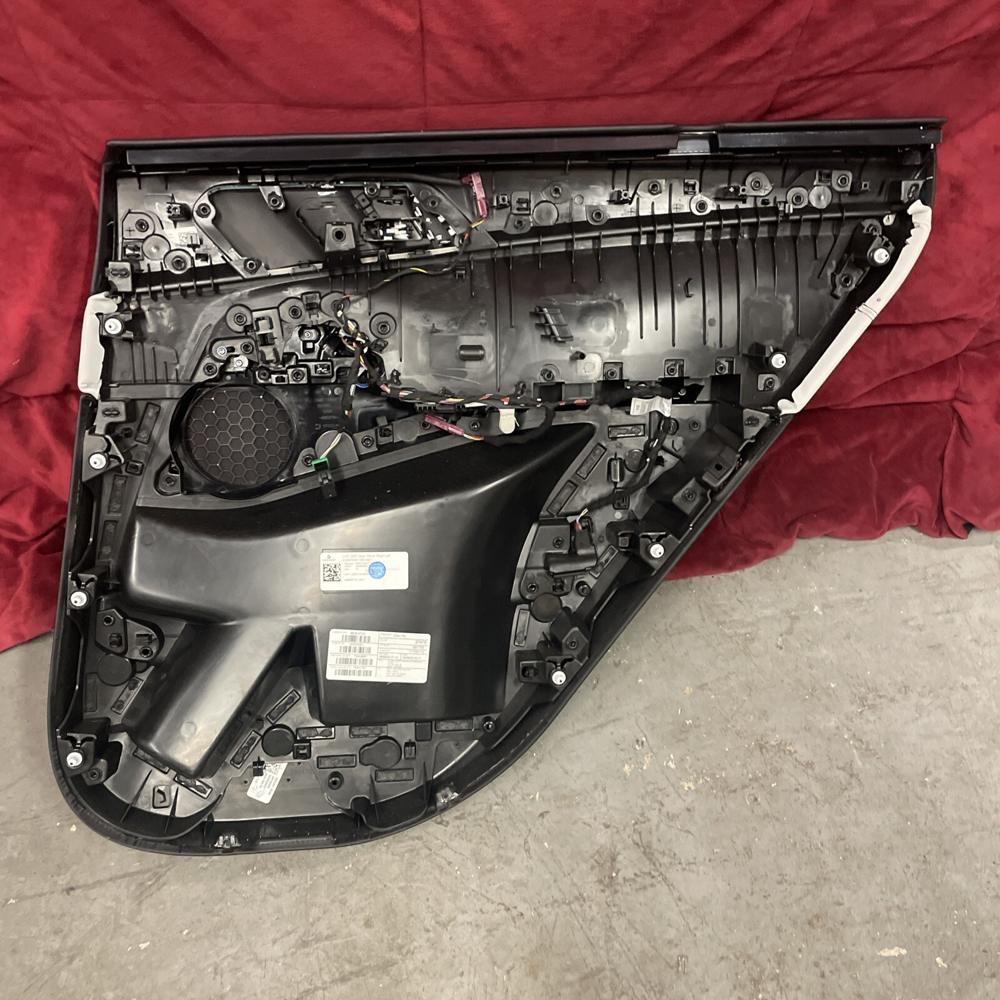 2019 - 2022 BMW X5 G05 Right Rear Inner Door Panel W/o Sunshade 156273358539 – photo 2