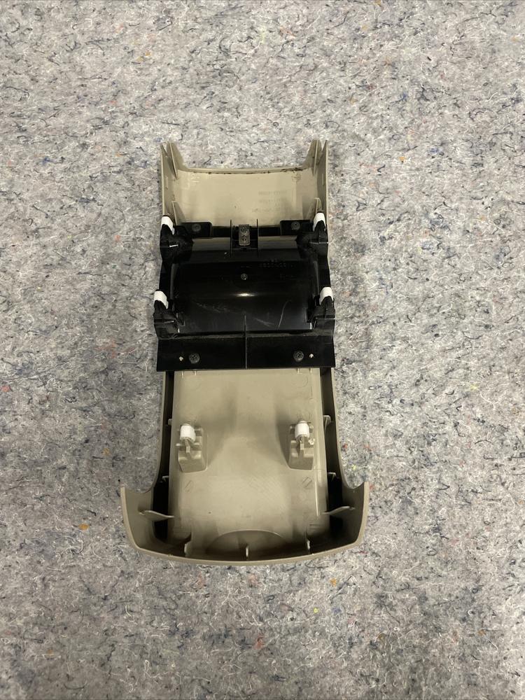 Toyota Prius 2005 Rear Center Console Cup Holder 58903-47010 C69 – photo 2