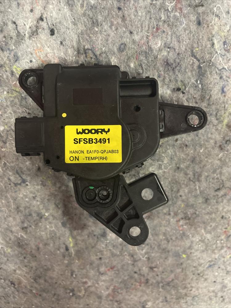 Kia Telluride S-a Electric Hybrid 2024 Heater Flap Motor – photo 1