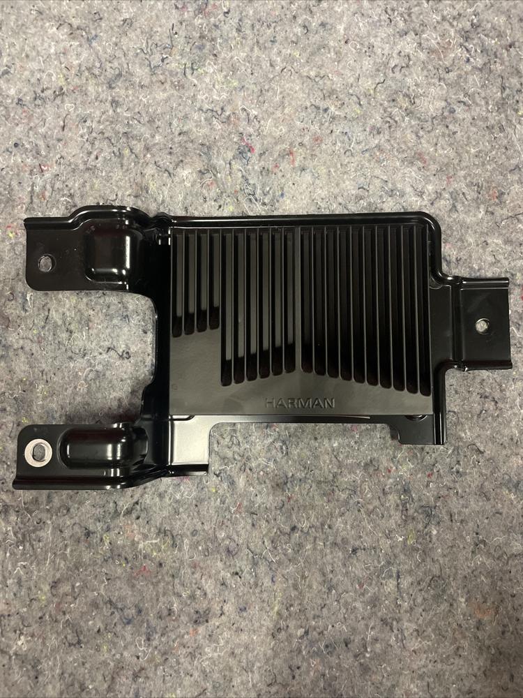2024 Kia Telluride OEM Harman Audio Amplifier 96370-S9200 OEM – photo 1