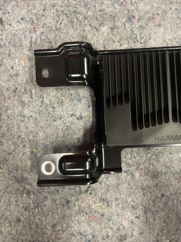 2024 Kia Telluride OEM Harman Audio Amplifier 96370-S9200 OEM – photo 2
