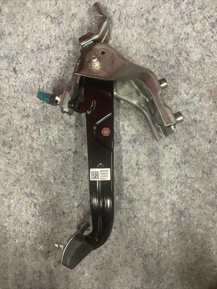 2024 Kia Telluride Brake Stop Foot Pedal Assembly OEM 32800S9150 – photo 1