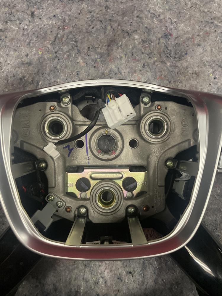 2024 Kia Telluride, Steering Wheel 230925 0000107 – photo 2