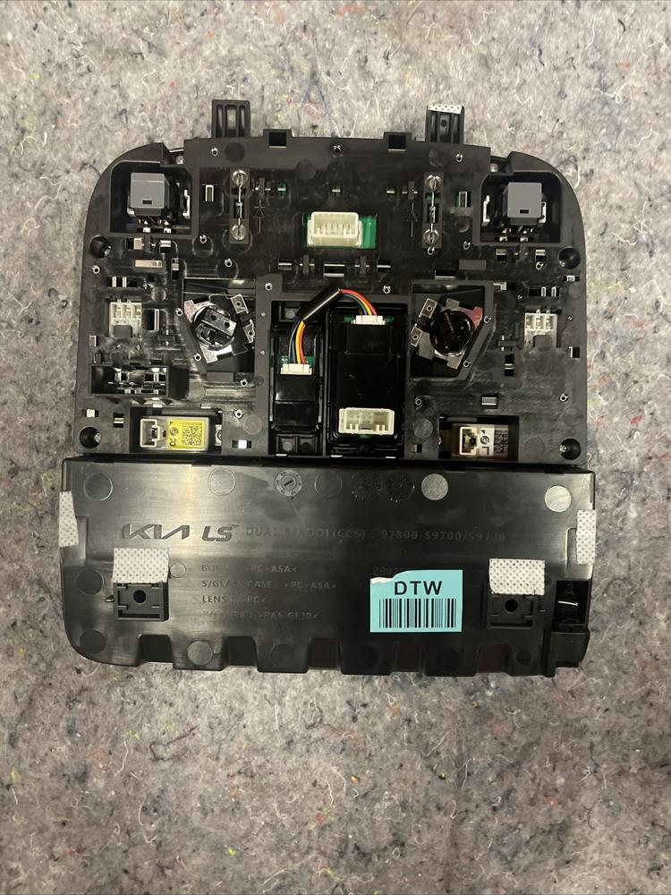 Kia Telluride Roof Overhead Console Dome Light Lamp Switch OEM 2024 – photo 2
