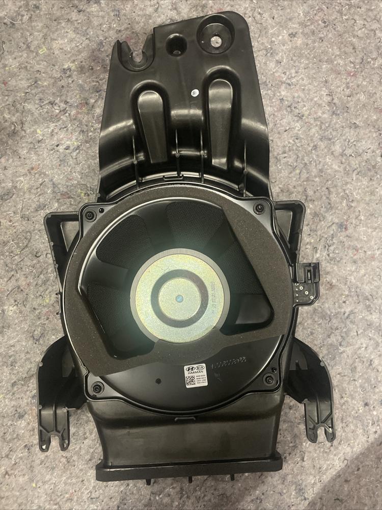 2024 Kia Telluride Sx Harman Audio Speaker Subwoofer Box 96380-S9200 OEM – photo 1