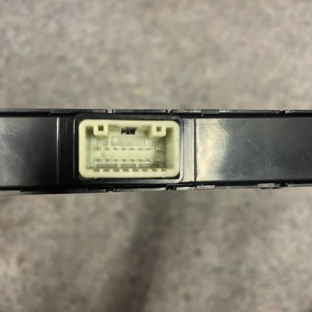2024 Kia Telluride OEM Front Lane Assist Traction Control Switchpanel 9370089500 – photo 4