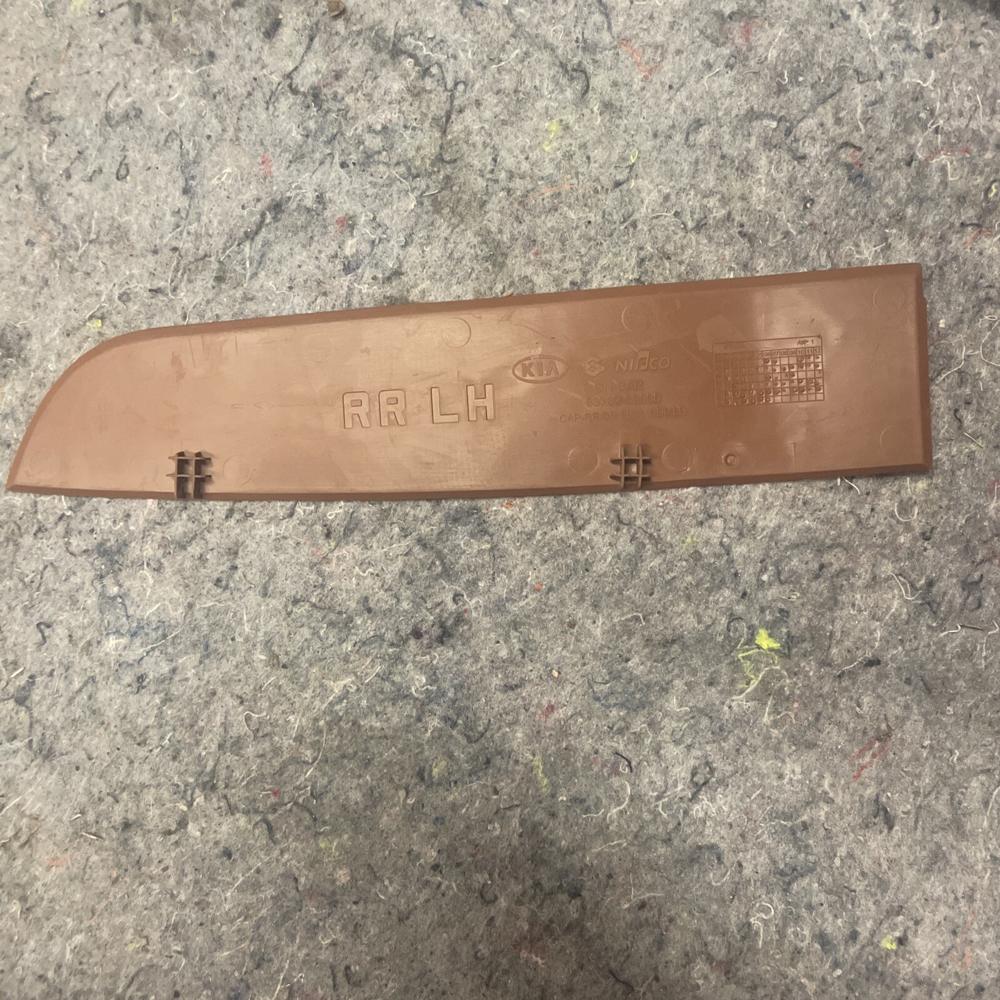 Kia Telluride Dashboard Trim 2024 82742-S9000 Petrol Rr LH – photo 2