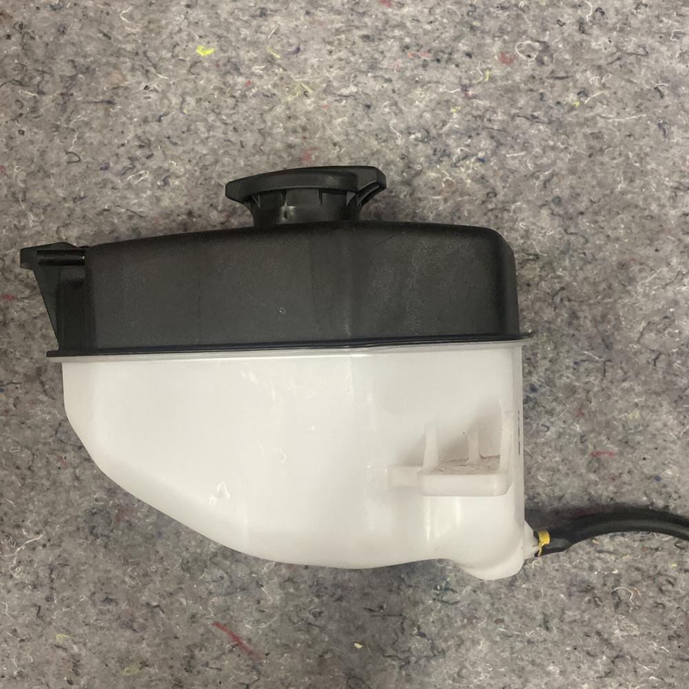 2024 Kia Telluride Radiator Coolant Overflow Bottle Reservoir Tank OEM – photo 2