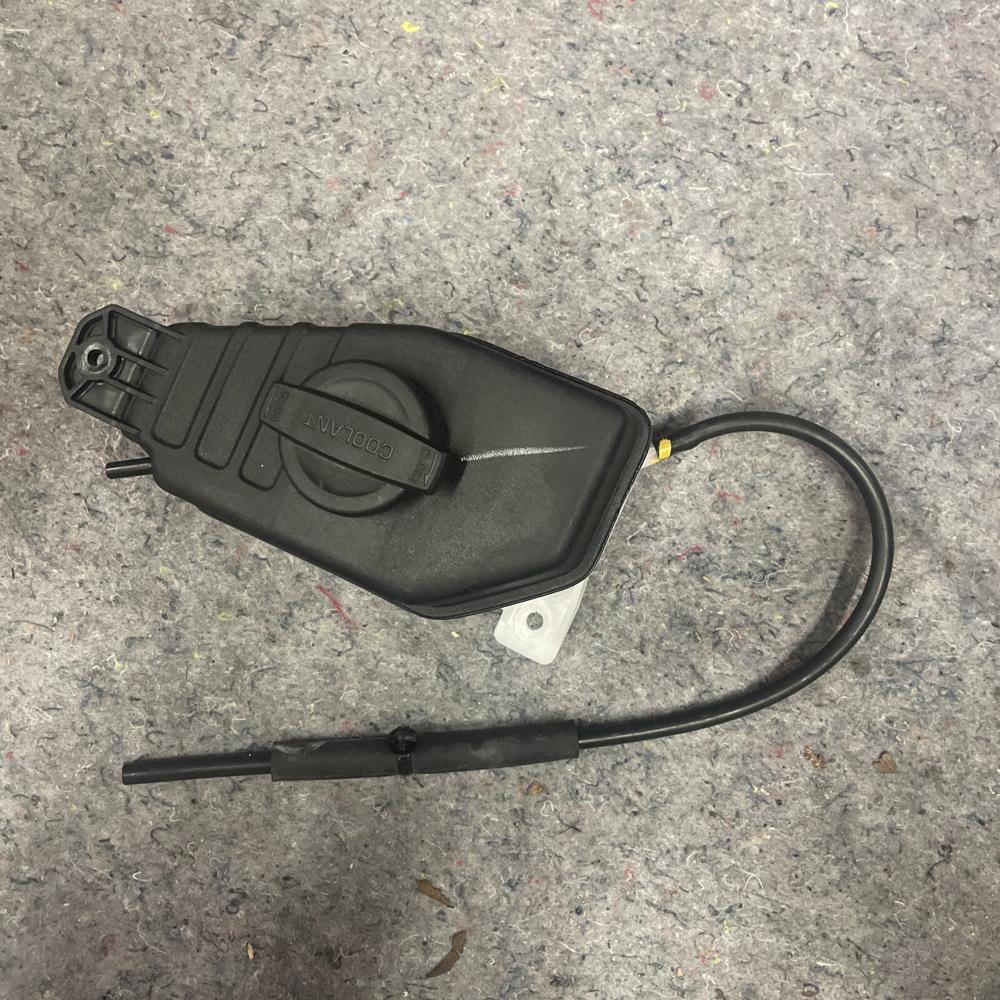 2024 Kia Telluride Radiator Coolant Overflow Bottle Reservoir Tank OEM – photo 3