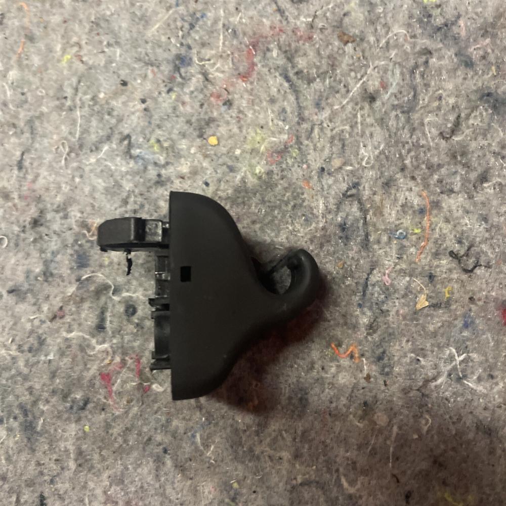 2020-2024 Kia Telluride Rear Sunvisor Hook Retainer 83917-L1000 OEM – photo 3