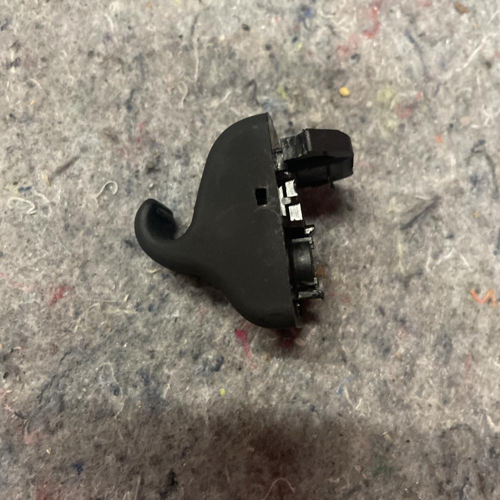 2020-2024 Kia Telluride Rear Sunvisor Hook Retainer 83917-L1000 OEM – photo 4