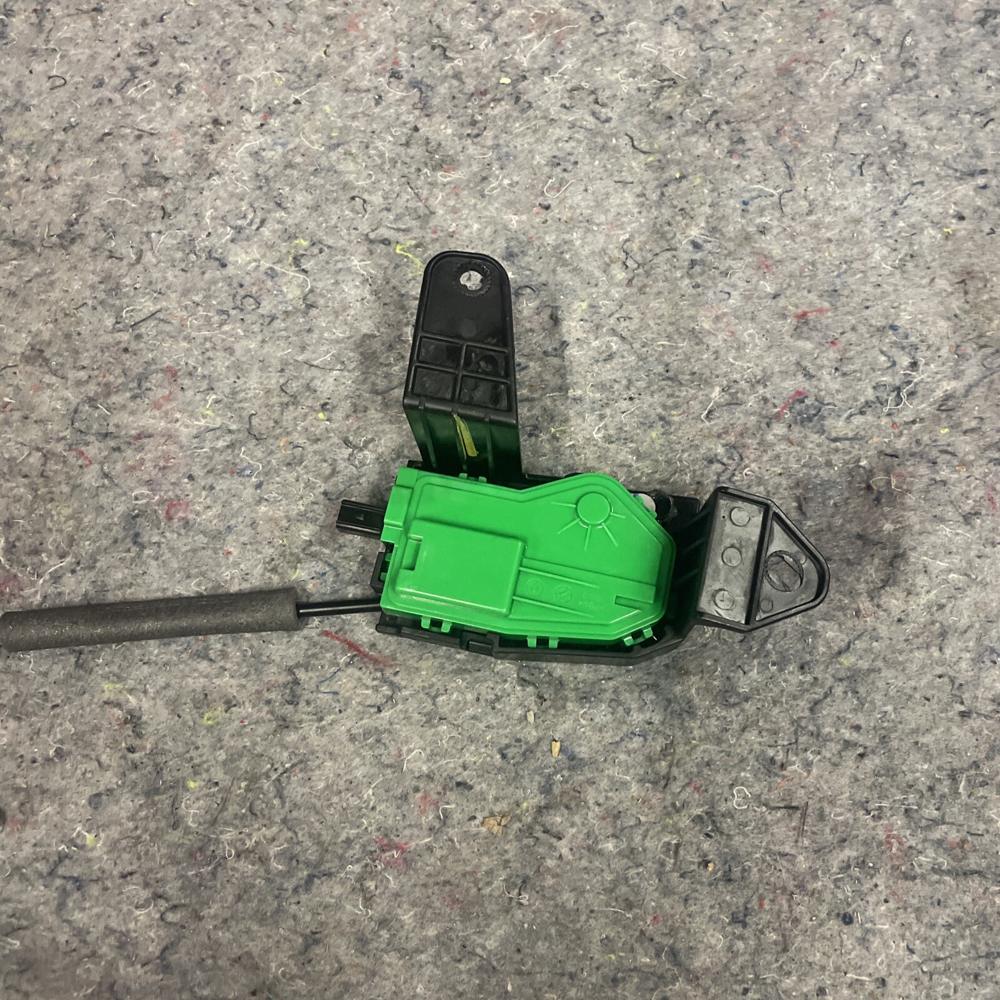 Kia Telluride Fuel Tank Door Lid Lock Release Actuator OEM 2024 – photo 2