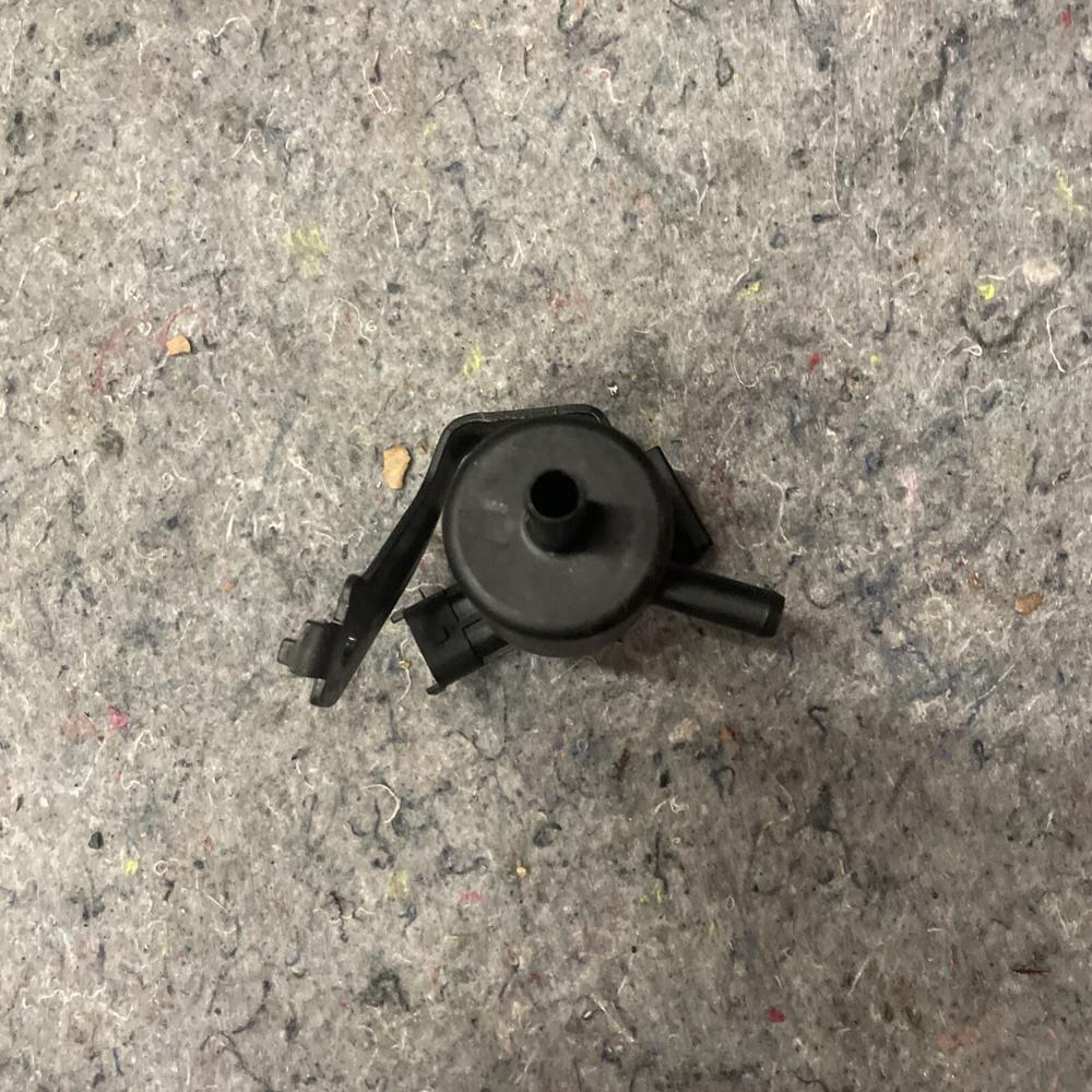 Evaporator Vapor Emission Purge Valve 289103L135 for 2024 Kia Telluride – photo 3
