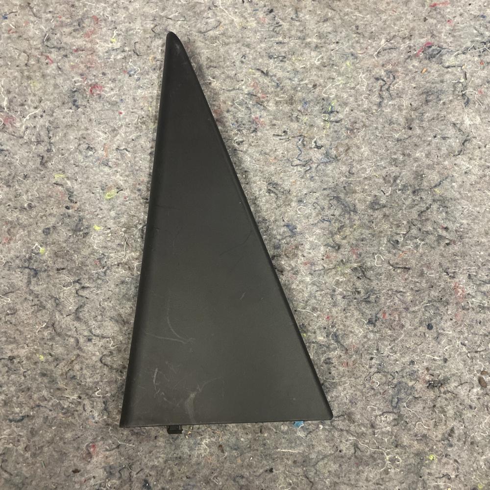 2024 Kia Telluride Rear RH Door Trim Corner Cover Panel OEM – photo 1