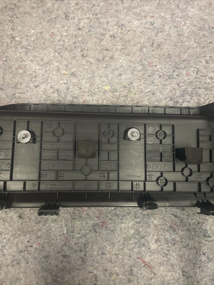 2024 Kia Telluride Rear Left Inner Door Sill Scuff Plate OEM 85875S9000 OEM – photo 4