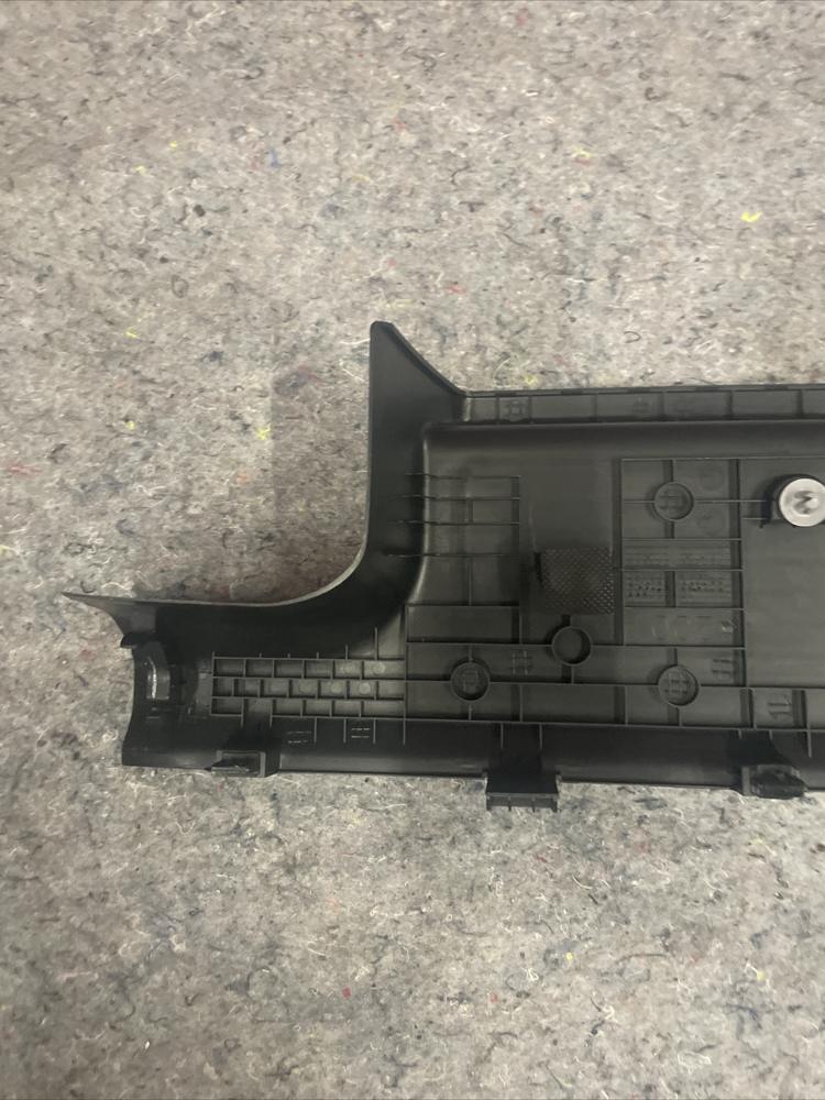 2024 Kia Telluride Rear Right Inner Door Sill Scuff Plate OEM 85875S9000 OEM – photo 4