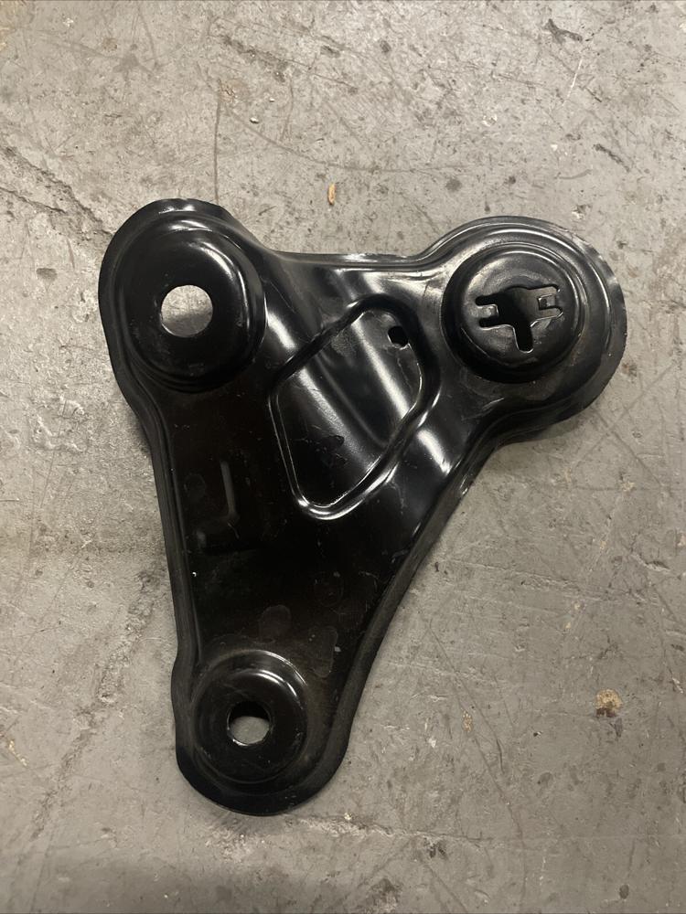 Kia Telluride Front Subframe Crossmember Left Side Stay Bracket OEM 2024 – photo 2
