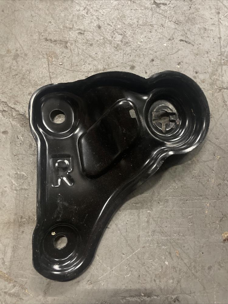 Kia Telluride Front Subframe Crossmember Right Side Stay Bracket OEM 2024 – photo 2