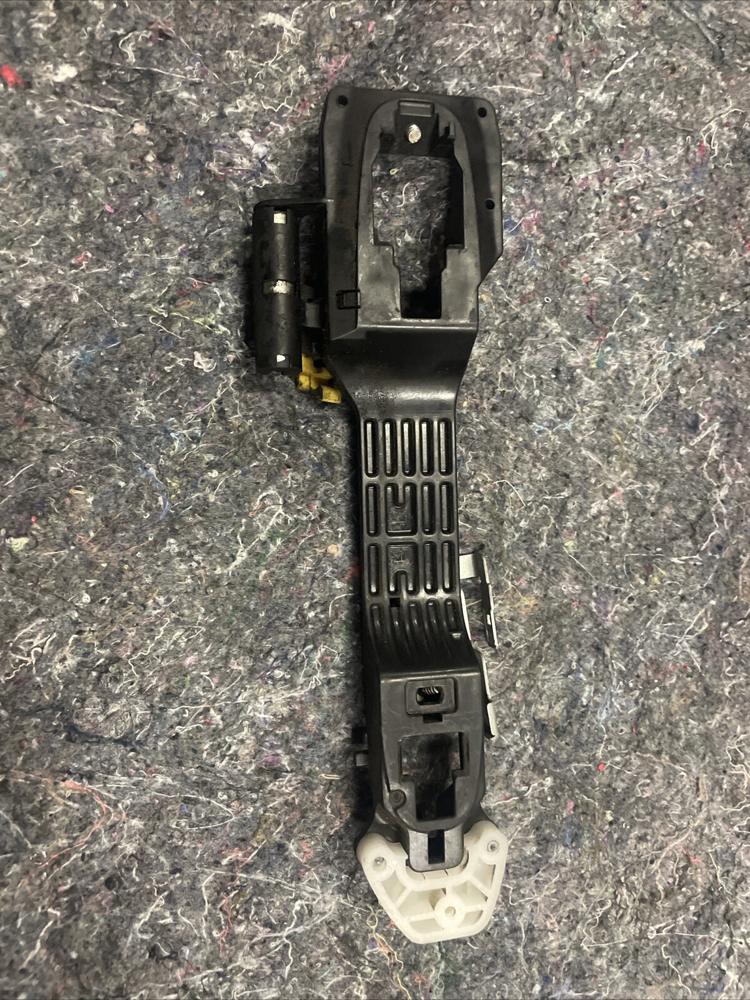 2004 - 2009 Toyota Prius OEM Front Driver Exterior Door Handle Back Plate – photo 1