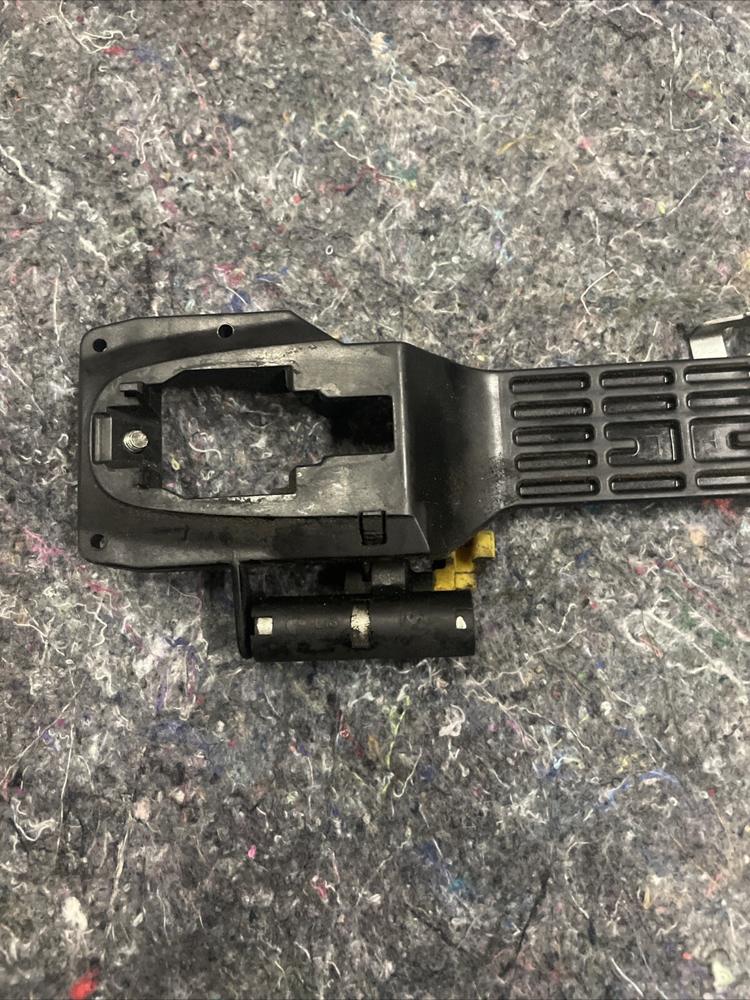 2004 - 2009 Toyota Prius OEM Front Driver Exterior Door Handle Back Plate – photo 2
