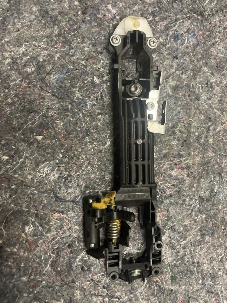 2004 - 2009 Toyota Prius OEM Front Driver Exterior Door Handle Back Plate – photo 4