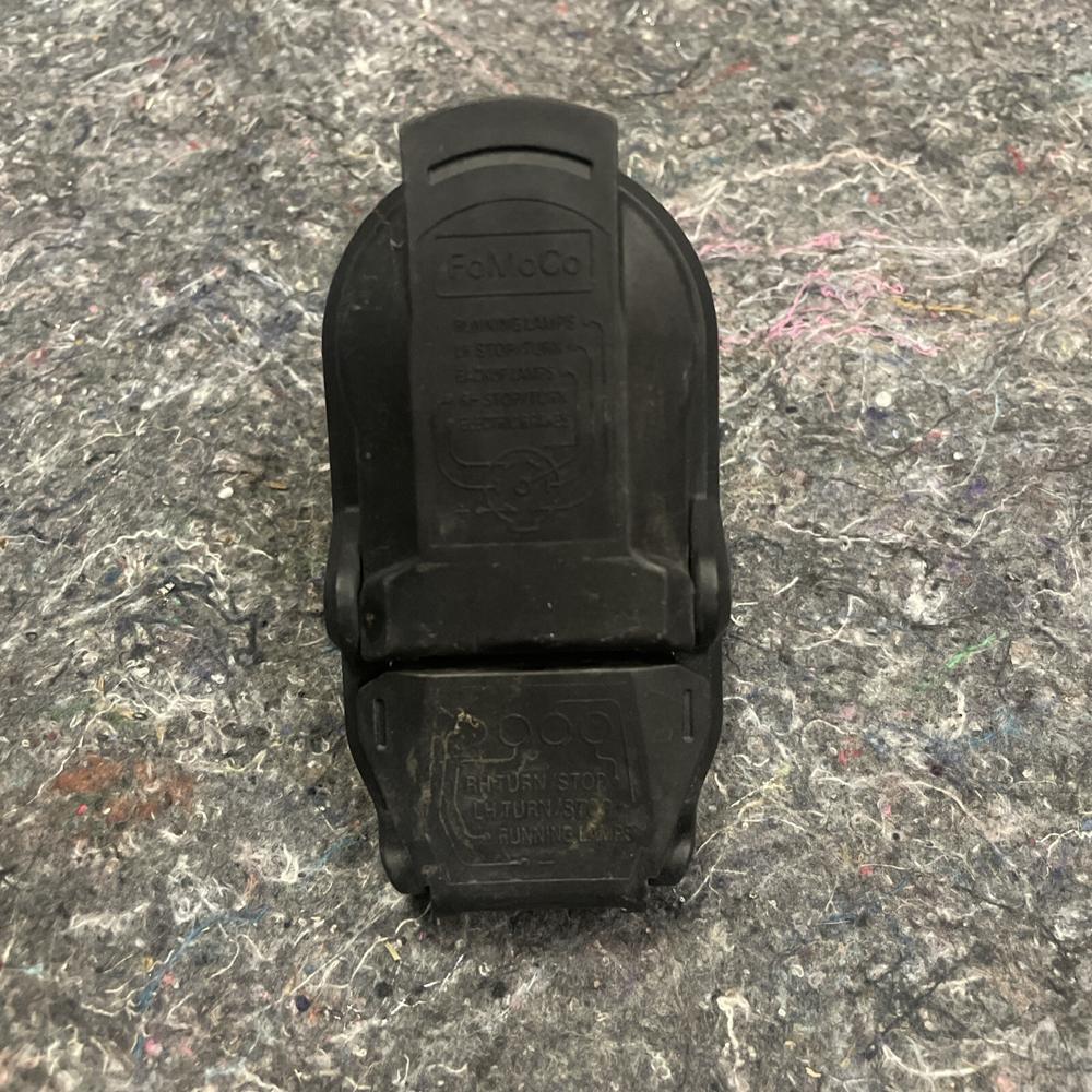 2023-2024 Ford F250 F350 F450 Truck Trailer Hitch Receiver Connector Tow Plug – photo 1