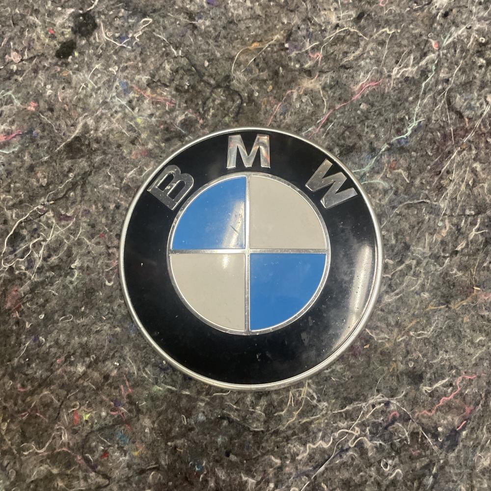 BMW OEM M5 M6 750I 650I 640I F01 F06 F10 F12 Front Hood Emblem Logo Badge – photo 1