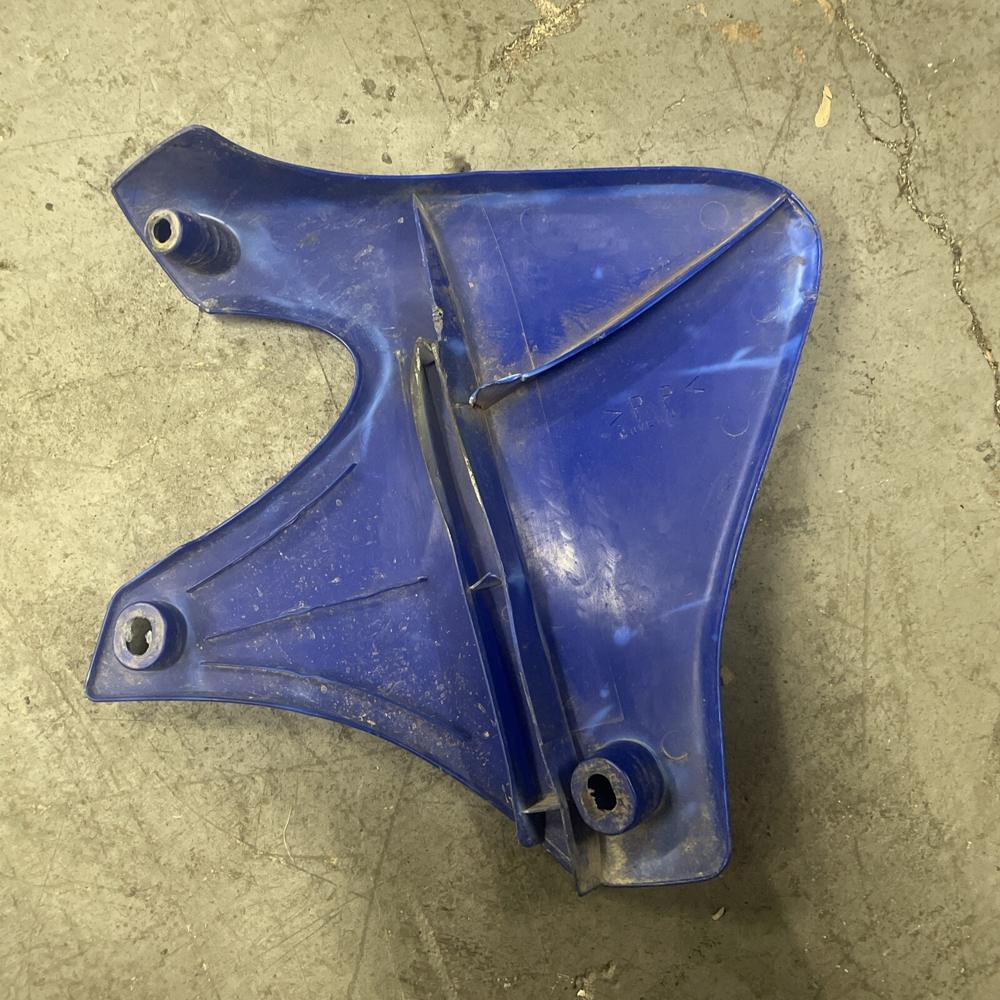 01-02 Yamaha YZ250F Y2 WR250 426F OEM Rad Race Side Cover – photo 2