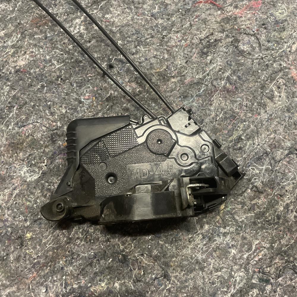Toyota Prius T4 Vvt-i Auto 5DR Hatchback 2005 Door Lock Mech (front Driver )oem – photo 2