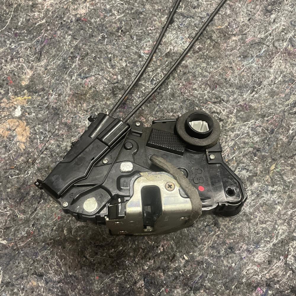 Toyota Prius T4 Vvt-i Auto 5DR Hatchback 2005 Door Lock Mech (front Driver )oem – photo 4